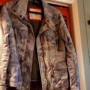 Came jacket that is lined.